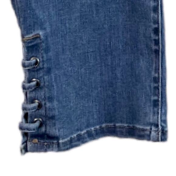 Chicos Slimming Lace Up Ankle Jeans Pull On Light Wash Girlfriend 1.5 Size 10 - Picture 5 of 8